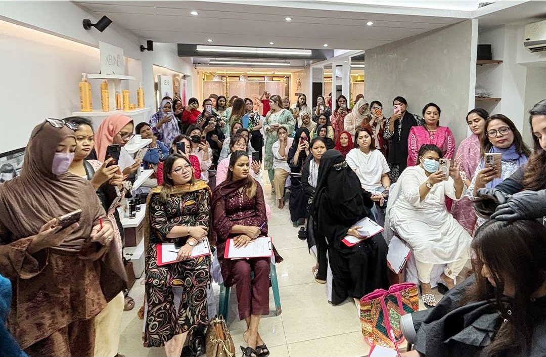 Hairdressing workshop class watching a live balayage demonstration in Dhanmondi